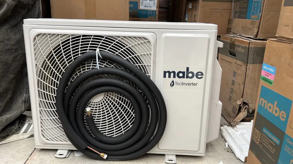 Aire acondicionado Mabe negro (B) — foto 3 de 4