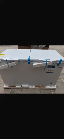 Congelador #3 — Separación de la tapa rejilla de protección del motor trasera