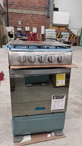 Estufa #1 — Daño marcado en la foto (sin descripción escrita); ver imagen de detalle.